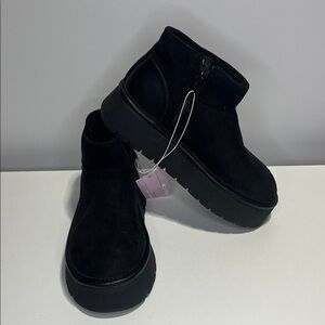 NEW Black Missy Platform Ankle Booties Women's size 6